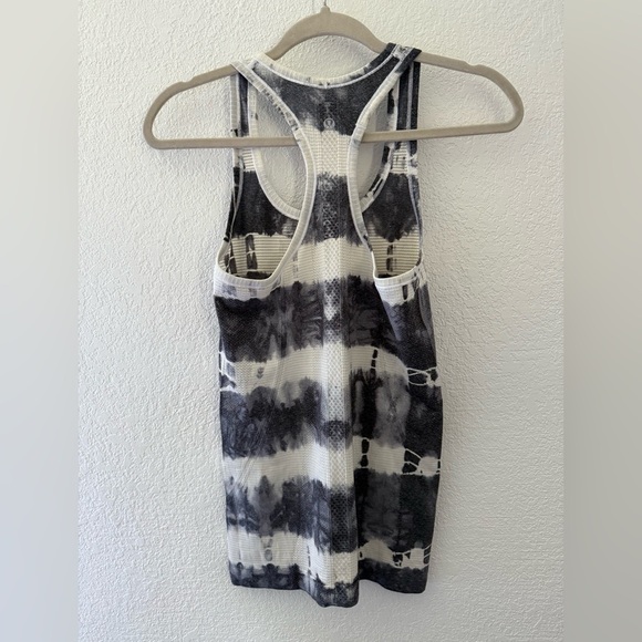 Lululemon Women's Tie-Dye Swiftly Tank Top Size 4 - Picture 6 of 13